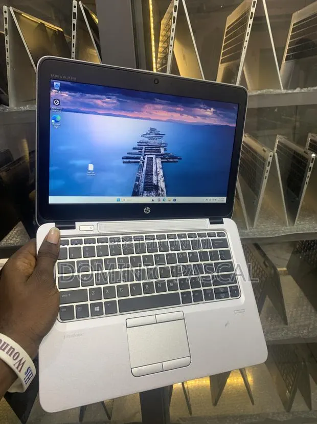 Laptop HP EliteBook 820 G3 8GB Intel Core i5 SSD 128GB · Photo 1