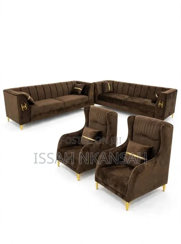 Brown Fabric Sofa Chair · Photo 1