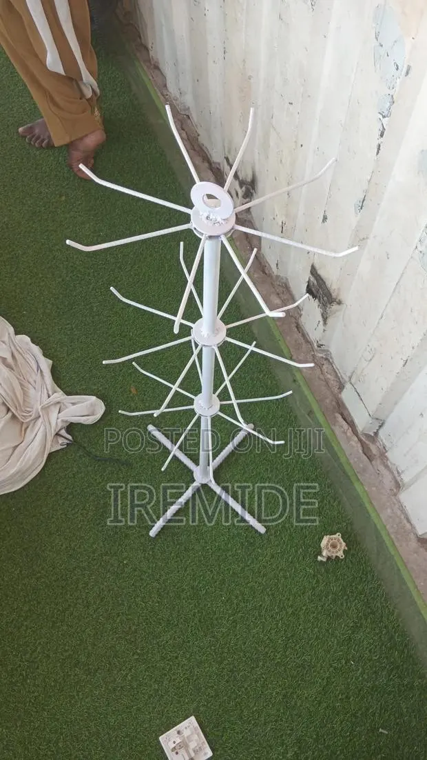 Standing Hanger · Photo 1
