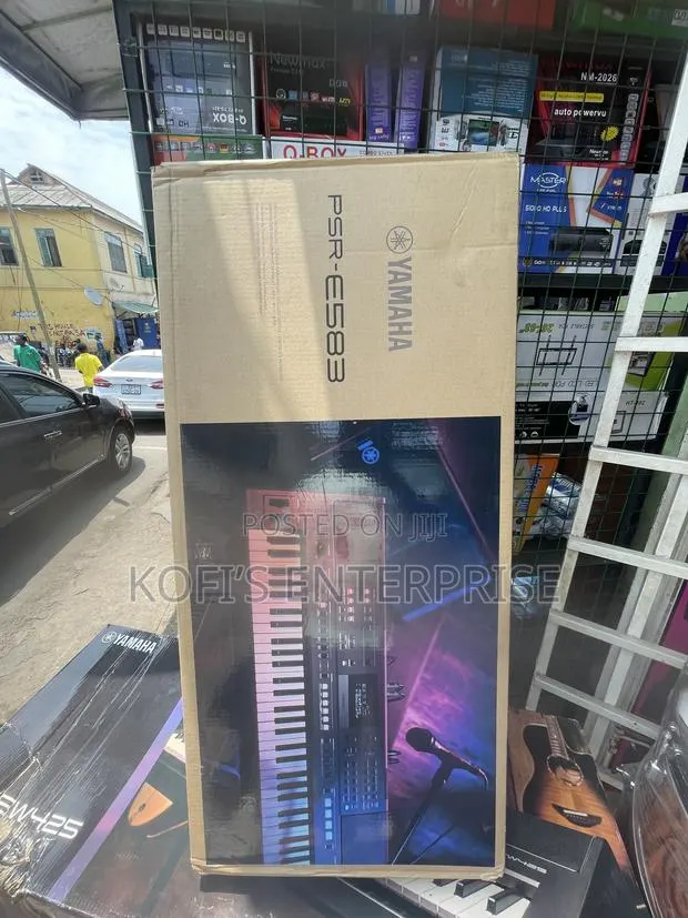Yamaha PSR E 583 · Photo 1