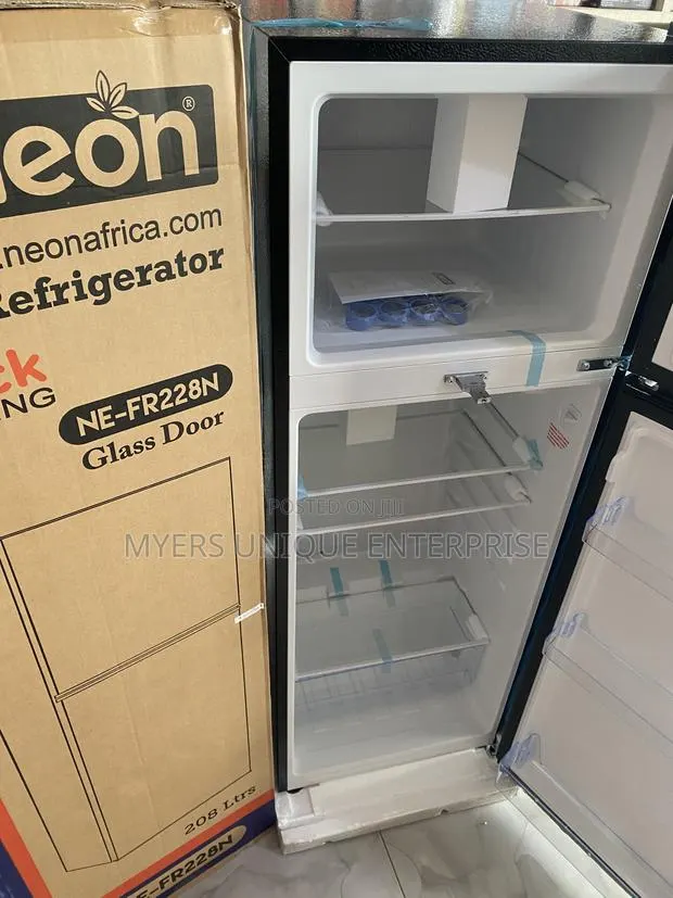 208L Double Door Fridge With Lock · Photo 1