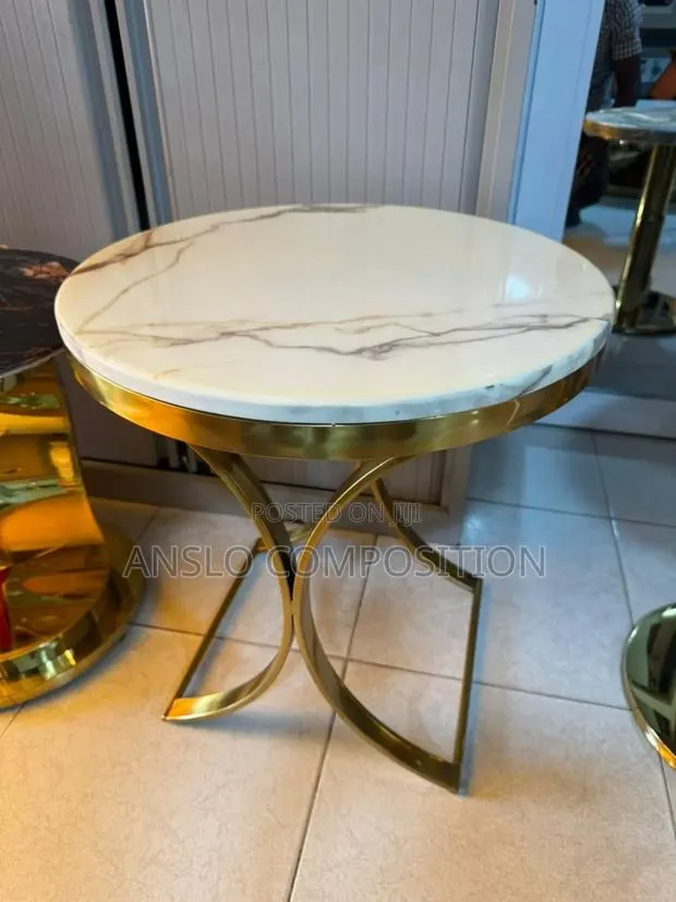 Master-Promotional Center /Coffee Table · Photo 1
