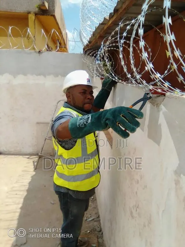 Security Fencing · Photo 1
