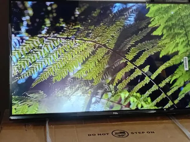 TCL 32” Premium Hd Television With Elegant Design · Photo 1
