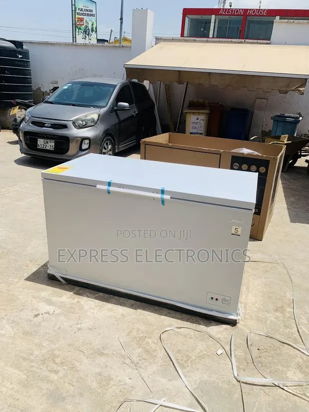 Ultra Modern Sleek Chest Freezer 418l Midea · Photo 1