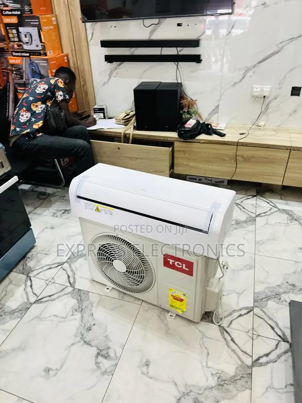 Mesmeric White Air Conditioner Split R410 Gas 1.5hp · Photo 1