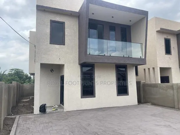 3bdrm House in Luxelooks Properties, East Legon for sale · Photo 1