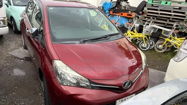 Toyota Vitz 2016 Red · Photo 1