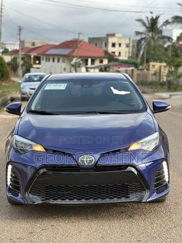 Toyota Corolla 2018 Blue · Photo 1