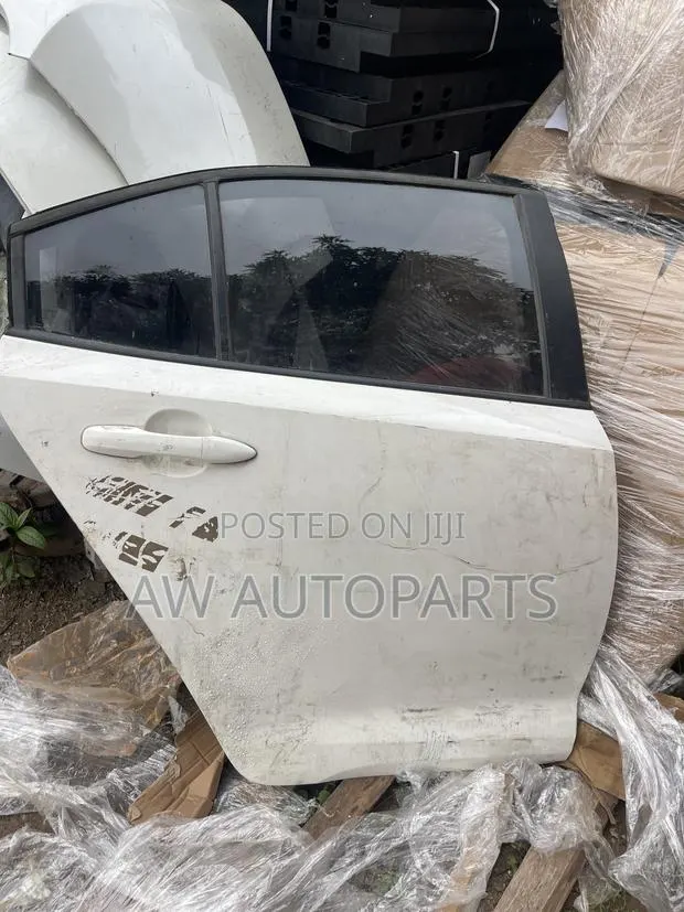 Toyota Corolla 2020-2025 Rear Door Used · Photo 1