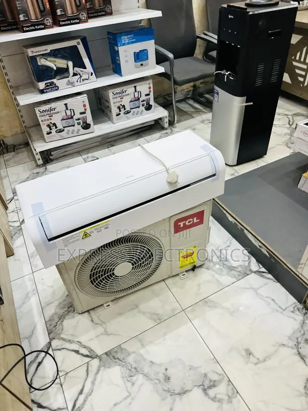 Available Now at Store TCL Split R410 Gas 1.5hp · Photo 1