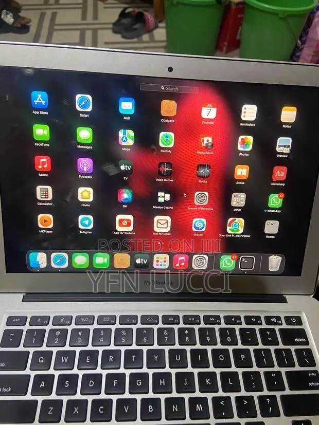 Laptop Apple MacBook Air 4GB Intel Core i5 HDD 256GB · Photo 1