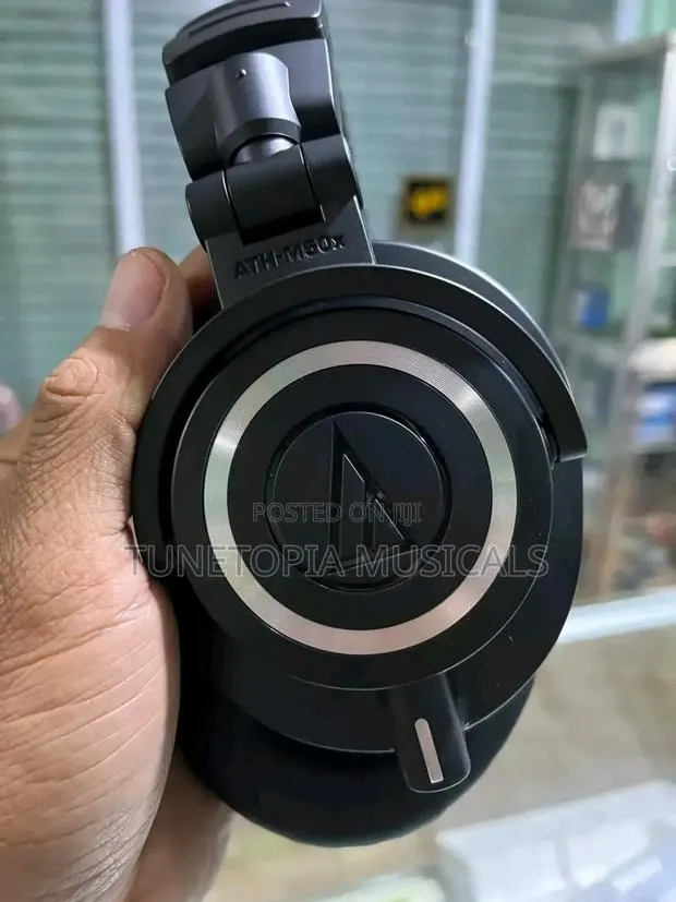 Audio-technica Ath-m50x Professional Studio Monitor Headphone. · Photo 1