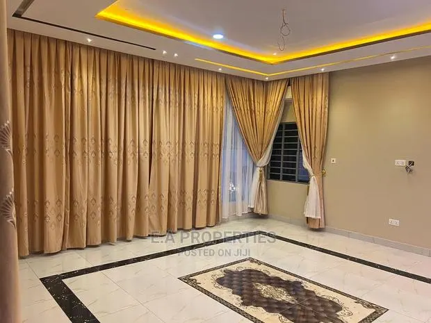 3bdrm House in E a Properties, Lake Side Estate for Sale · Photo 3