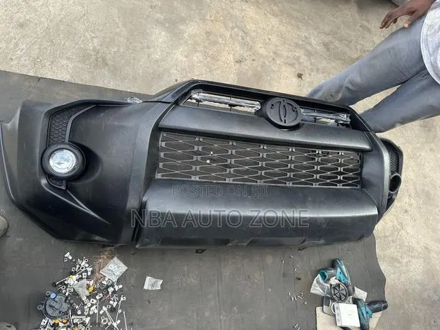 Toyota 4-Runner 2016-2018 Complete Front Bumper · Photo 1