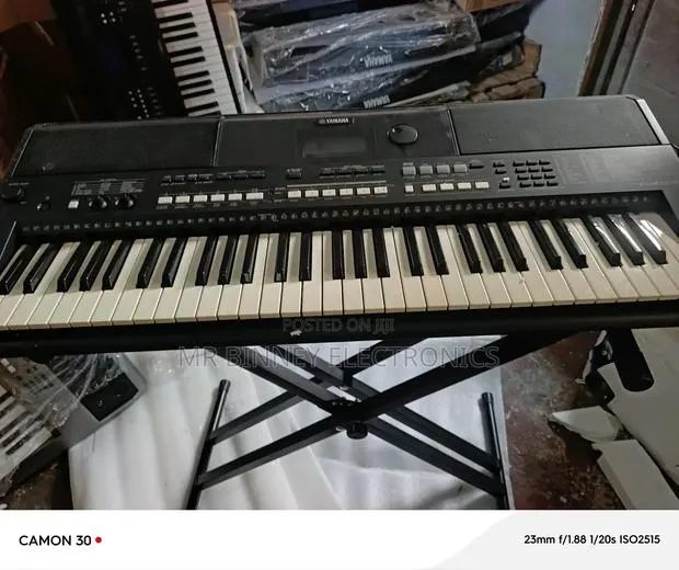 Yamaha PSR E433 · Photo 1