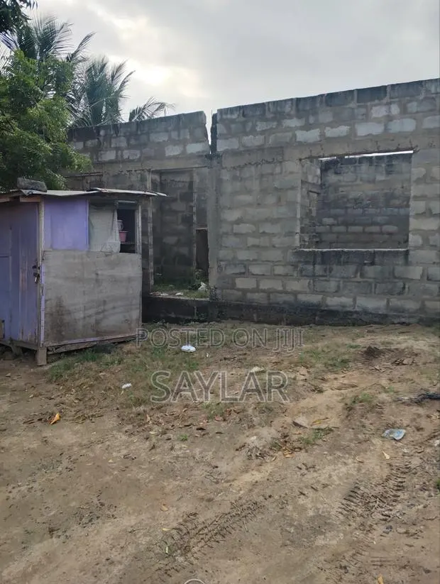 Very Nice Uncompleted Structure at Lentil Level for Sale Klagon · Photo 1