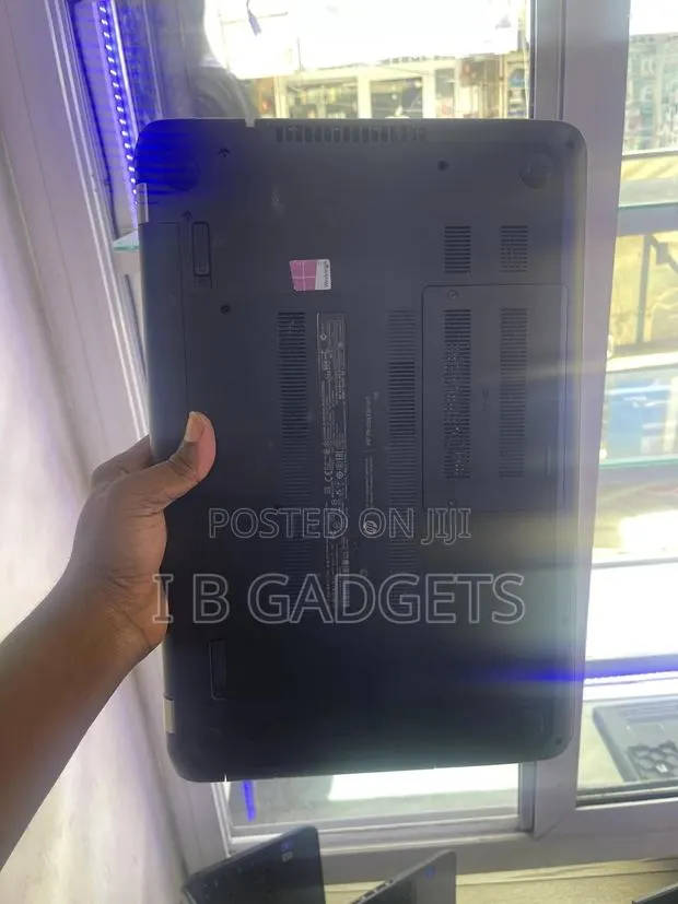 Laptop HP Pavilion 15 6GB Intel Celeron HDD 500GB · Photo 1