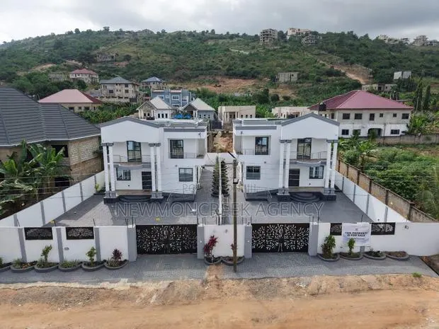 4bdrm Duplex in Ayi Mensah Toll, Accra Metropolitan for sale · Photo 1