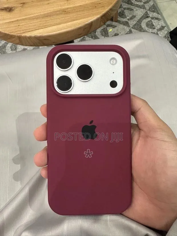 Apple iPhone 17 Pro Max 512 GB Silver · Photo 1