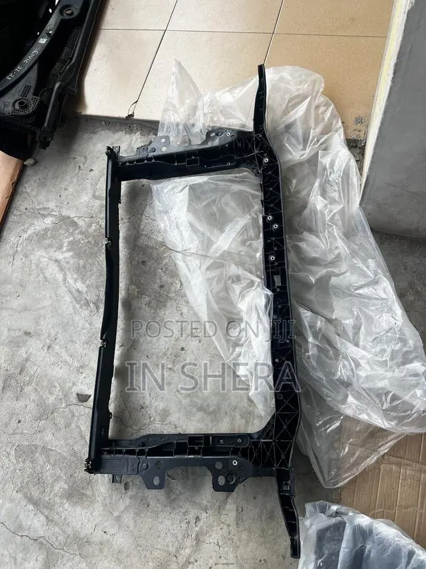 Hyundai Elantra Radiator Water Tank 2017 2018 · Photo 1