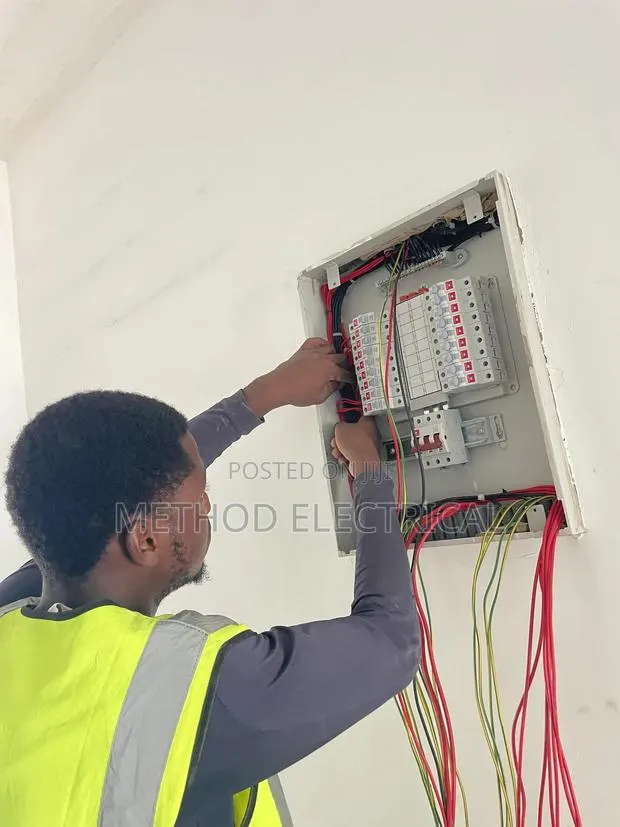 Electrician · Photo 1