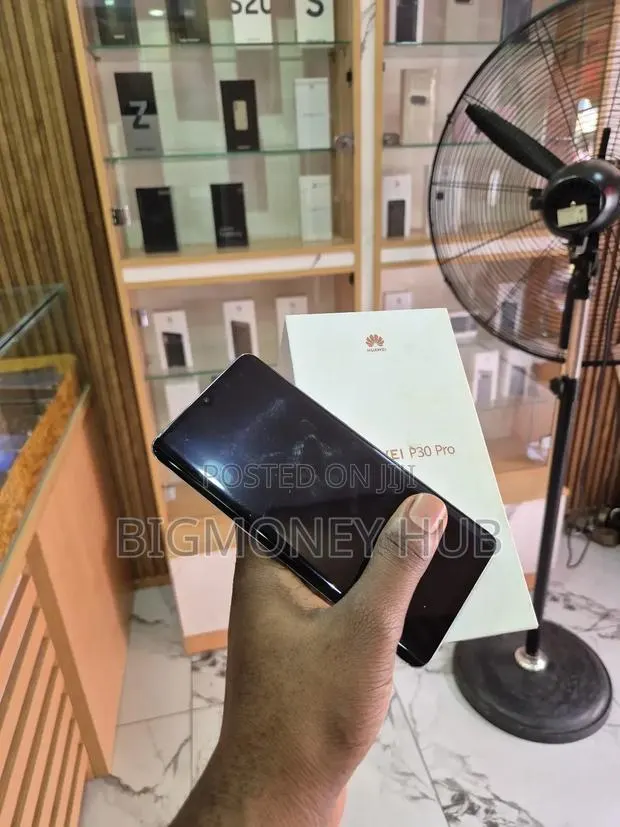 New Huawei P30 Pro 256 GB Blue · Photo 1
