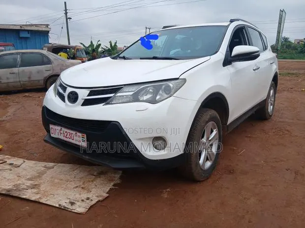 Toyota RAV4 2019 White · Photo 1