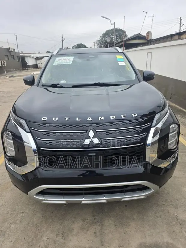Mitsubishi Outlander 2.4 PHEV AWD 2022 Black · Photo 1