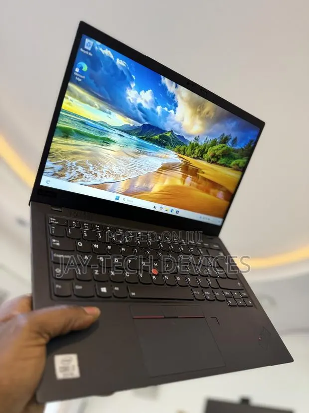 Laptop Lenovo ThinkPad X1 Carbon 16GB Intel Core i7 SSD 512GB · Photo 1