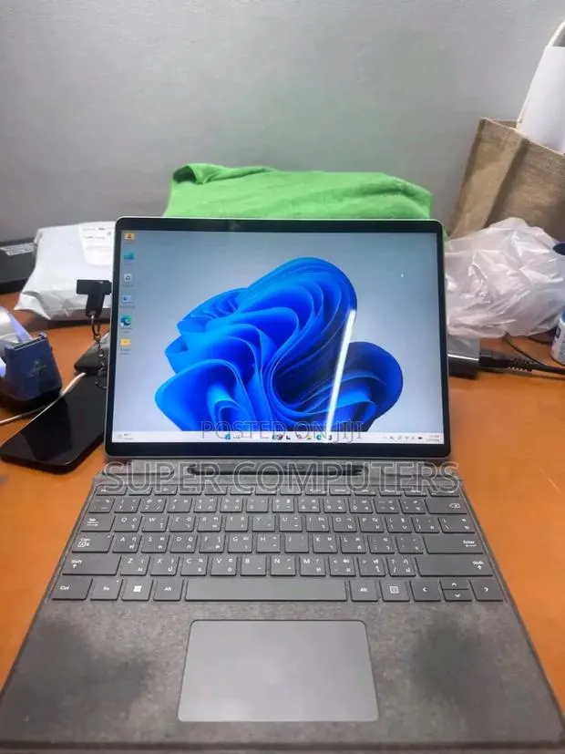New Laptop Microsoft Surface Pro 9 16GB Intel Core i7 SSD 512GB · Photo 1