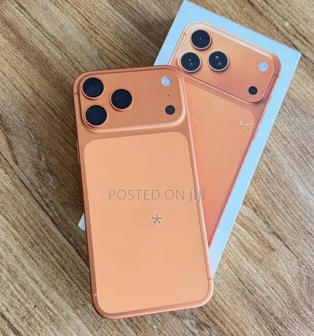 Apple iPhone 17 Pro Max 512 GB Orange · Photo 1