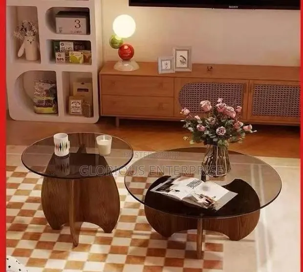 Brown Round Center Table · Photo 1