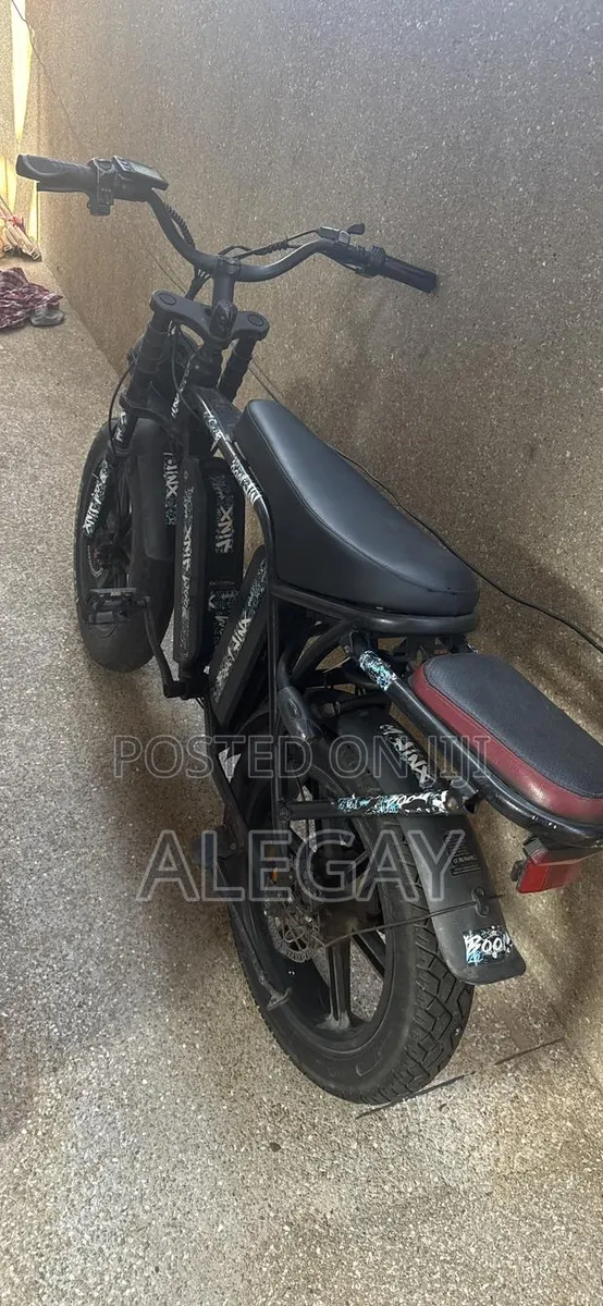 Motorcycle 2022 Black · Photo 1