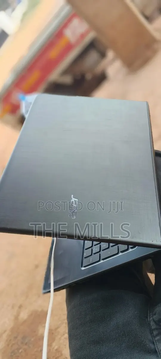Laptop Acer Aspire E5-523 4GB Intel Core i7 HDD+SSD 1T · Photo 1