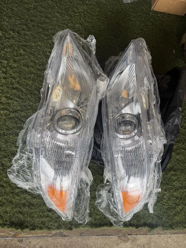 Toyota Camry Headlights 2010 2011 · Photo 1