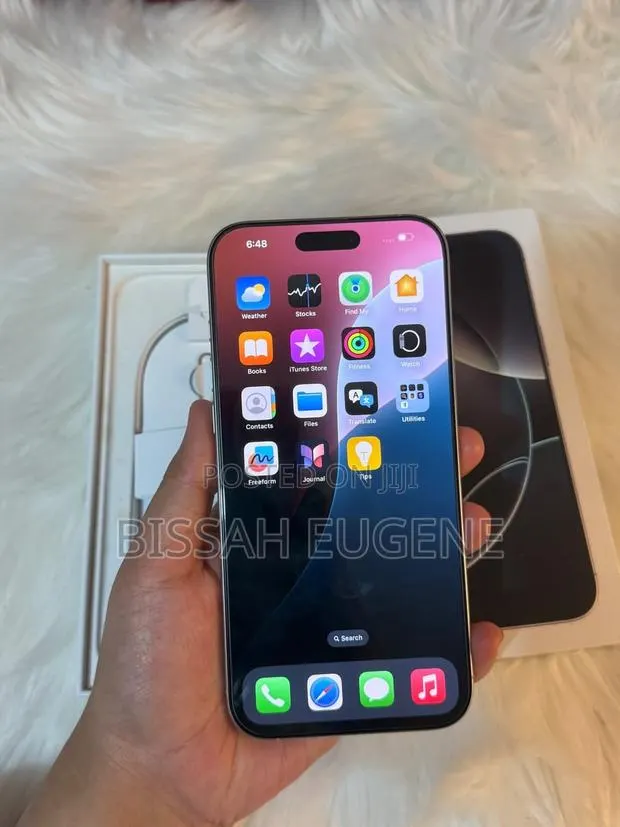 Apple iPhone 16 Pro Max 512 GB Gold · Photo 1