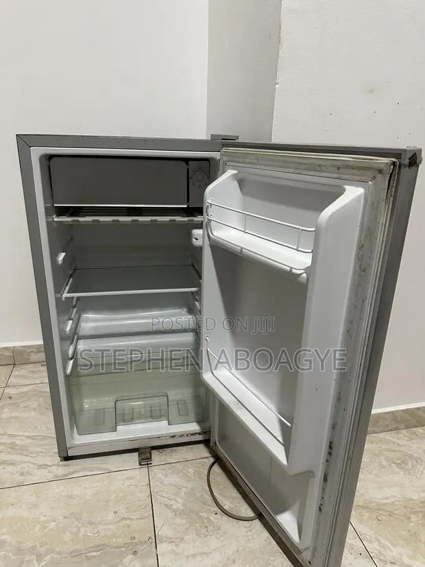 Mini Table Top Fridge · Photo 1
