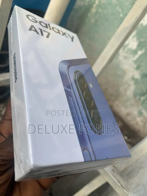 New Samsung Galaxy A17 256 GB Blue · Photo 1