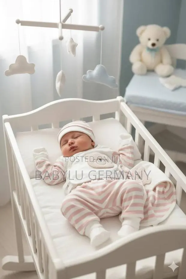 Complete Baby Girl's Outfit Gift Set · Photo 1