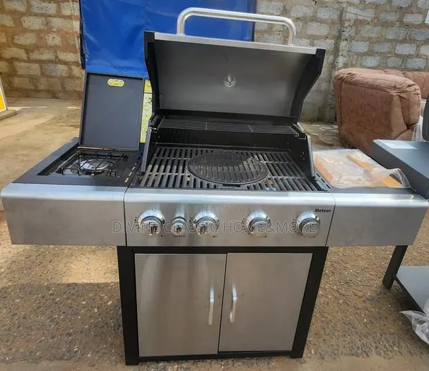 Outback Meteor 4-Burner Hybrid Gas Charcoal BBQ With a Side Burner · Photo 2