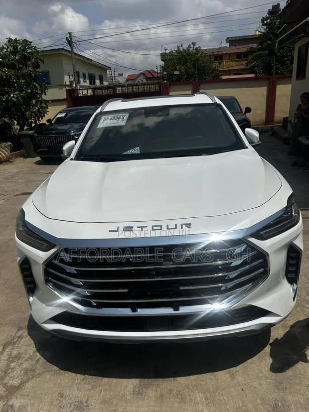 Jetour X70 Plus 2023 White · Photo 1