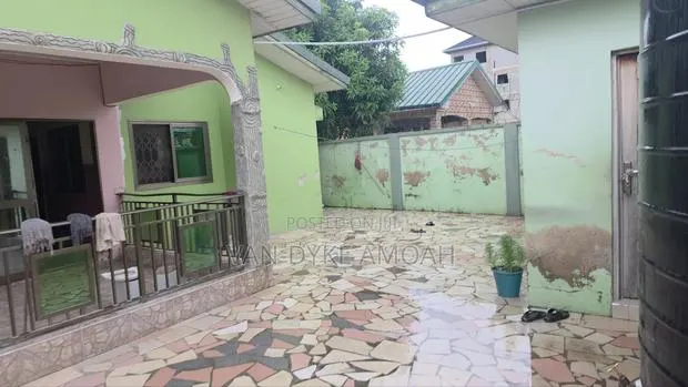 7bdrm House in Galilea for sale · Photo 3