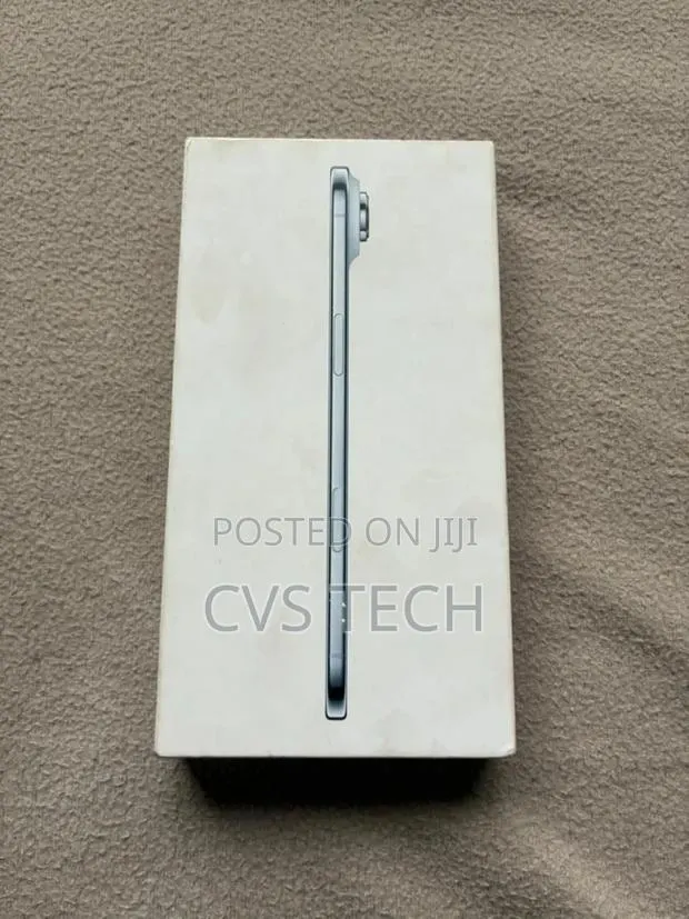 New Apple iPhone Air 256 GB Blue · Photo 1