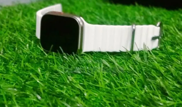 T800 Ultra Bluetooth Series 8 Smart Watch - White · Photo 1