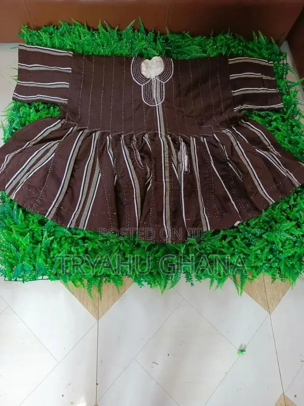 New Classic Design Original Handmade Smocks for Sale · Photo 1