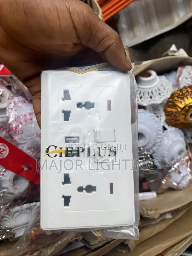 Socket With USB Charger · Photo 1
