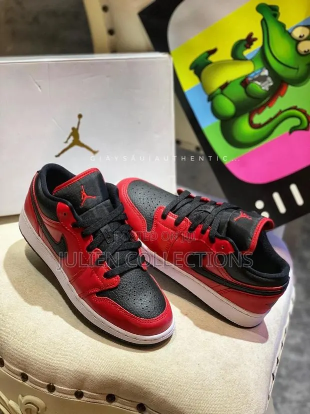 Jordan 1 Low · Photo 1
