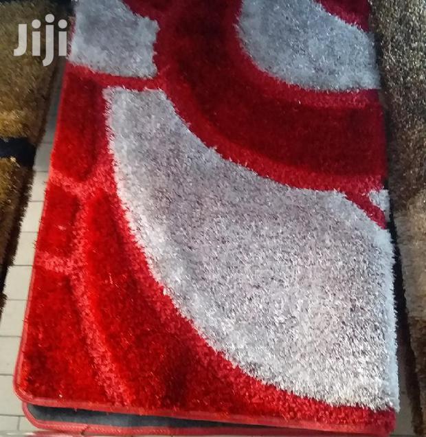 Two Tone Center Carpet · Photo 1