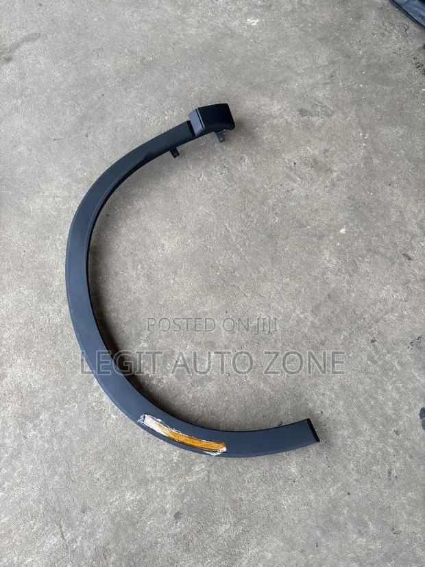 Honda CRV 2023,2024,2025,Fender Moulding · Photo 1